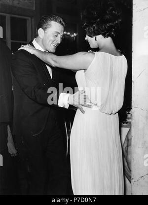 Kirk Douglas, Liz Taylor, 1960 Banque D'Images