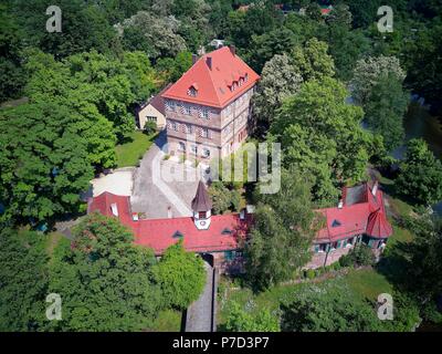 Vue aérienne, Zeltner château, Château à douves en Zeltner Weiher, manoir, Nuremberg, Gleißhammer, Middle Franconia, Franconia Banque D'Images