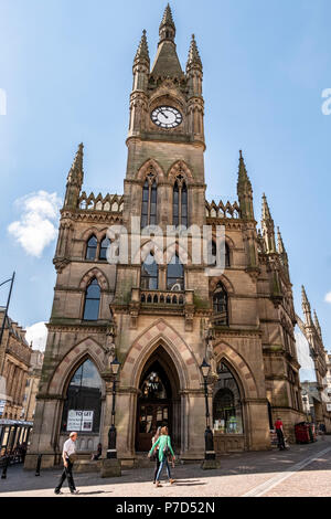 Le Wool Exchange et autres détails architecturaux à Bradford City Centre, Royaume-Uni Banque D'Images