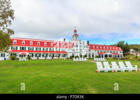 L'Hôtel Tadoussac, à l'embouchure du fjord du Saguenay dans le Saint-Laurent, Tadoussac, Québec, Canada Banque D'Images