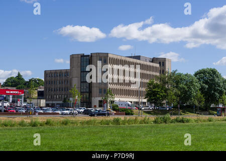 Riverside House, un bâtiment des années 70 construit dans le style 'brutaliste' ; Northampton, Royaume-Uni Banque D'Images