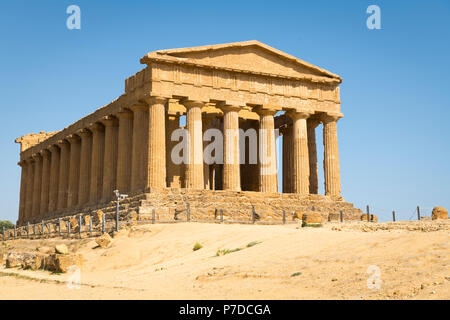 Italie Sicile Agrigento Valle dei Templi Vallée des Temples start 581BC par des colons de Géla Tempio della Concordia Temple de Concord Icarus Banque D'Images