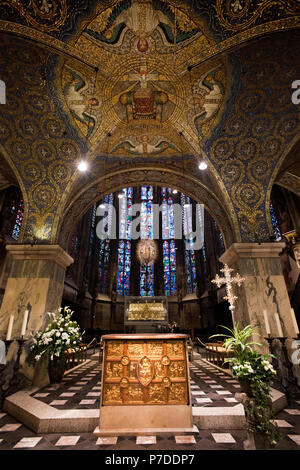 Cathédrale d'Aix, Aix-la-Chapelle Allemagne Juin 2018 Le Karlsschrein à Aix-la-Chapelle cathédrale a été faite à Aix-la-Chapelle à la commande de Frédéric II, empereur du Saint Empire Romain Banque D'Images