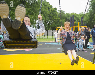 Premier ministre Nicola Sturgeon ouvre officiellement jouer comme un Ecosse de jouer pleinement inclusive parcs nationaux. Comprend : Nicola Sturgeon Où : Dunfermline, Royaume-Uni Quand : 04 Juin 2018 Crédit : Euan Cherry/WENN Banque D'Images