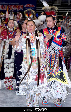 2005 Pow-wow. 2005 NMAI Pow-wow. MCI Center. Banque D'Images