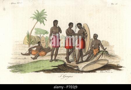 Giagas nomades ou Gallas, un peuple guerrier féroce, à partir de la Sierra Leone qui ont détruit le royaume de Benguela (Angola), représenté avec des lances, des boucliers et des gourdins. La gravure sur cuivre coloriée par Roberto Freschi de Giulio Ferrario's costumes anciens et modernes de tous les peuples du monde, Florence, Italie, 1843. Banque D'Images