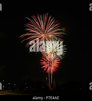 D'artifice sur la quatrième de juillet à Niagara Falls High School Banque D'Images