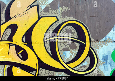 MINSK, BELARUS - 13 avril 2018 : creative street art contemporain s'appuyant sur les murs de la ville Banque D'Images