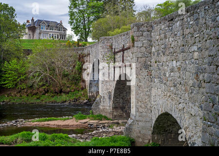 18e siècle Vieux Pont sur la rivière Spey Spey à Grantown-on-Spey, Moray, Highland, Scotland, UK Banque D'Images