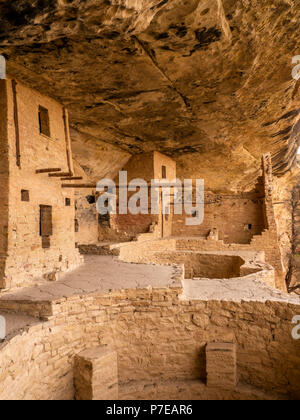 Balcon Chambre ruines, le Parc National de Mesa Verde, au Colorado. Banque D'Images