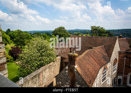 Sur des bâtiments dans le complexe du château de Farnham, Surrey, fondée en 1138 par l'Évêque Henry de Blois. Angleterre, Royaume-Uni Banque D'Images