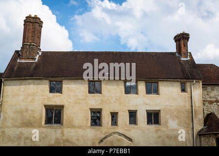 Sur des bâtiments dans le complexe du château de Farnham, Surrey, fondée en 1138 par l'Évêque Henry de Blois. Angleterre, Royaume-Uni Banque D'Images