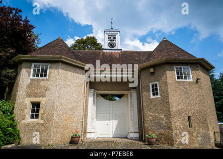 Sur des bâtiments dans le complexe du château de Farnham, Surrey, fondée en 1138 par l'Évêque Henry de Blois. Angleterre, Royaume-Uni Banque D'Images