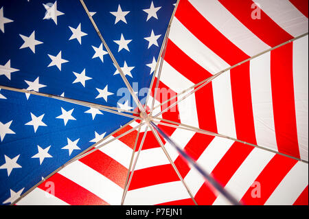 Abstract view of stars and stripes USA flag parasol Banque D'Images