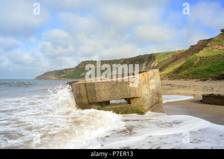 Érosion de la seconde guerre mondiale, casemates et falaises de Scarborough baie cayton yorkshire royaume uni Banque D'Images