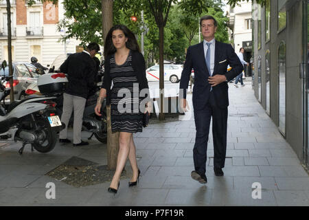 "Penser dans votre Cloud' dîner de charité à Madrid, Espagne comprend : Cayetano Martinez de Irujo, Barbara Mirjan Aliende Où : Madrid, Espagne Quand : 04 Juin 2018 Crédit : Oscar Gonzalez/WENN.com Banque D'Images