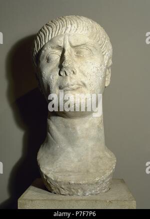 Trajan (53-117 AD). Empereur romain (98-117). Nerva-Antonine dynastie. Buste, 2e siècle. Le Musée National Machado de Castro. Coimbra, Portugal. Banque D'Images
