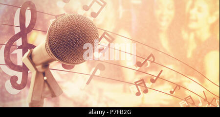 Image composite du microphone avec support Banque D'Images