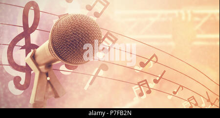 Image composite du microphone avec support Banque D'Images