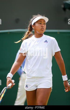 Londres, Royaume-Uni. 5 juillet, 2018. Naomi Osaka (JPN) Tennis : Naomi de Osaka au Japon pendant féminin deuxième tour des championnats de tennis de Wimbledon contre Katie Boulter de Grande-Bretagne à l'All England Lawn Tennis et croquet Club à Londres, Angleterre . Credit : AFLO/Alamy Live News Banque D'Images