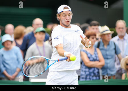 Londres, Royaume-Uni. 5 juillet, 2018. Jan-Lennard Struff (GER) Jan-Lennard Struff Tennis : Ben de l'Allemagne au cours de la première ronde du double match du championnat de tennis sur gazon de Wimbledon contre Nicholas Monroe des États-Unis et John-Patrick Smith de l'Australie à l'All England Lawn Tennis et croquet Club à Londres, Angleterre . Credit : AFLO/Alamy Live News Banque D'Images