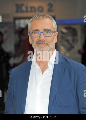 Allemagne, Munich. 6 juillet, 2018. Le directeur espagnol Javier Fesser arrive au festival du film de Munich pour la première de leur film 'Nous sommes Champions'. L'histoire d'un joueur de basket-ball hautaine commence en salles le 20 septembre 2018. Credit : Ursula Düren/dpa/Alamy Live News Banque D'Images