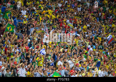 Arène de Kazan, Kazan, Russie. 6 juillet, 2018. FIFA Coupe du Monde de Football, quart de finale, le Brésil et la Belgique ; augmenter le bruit des fans brésiliens pour leur équipe Credit : Action Plus Sport/Alamy Live News Banque D'Images