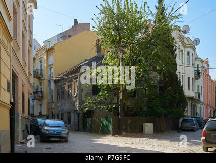 Belgrade, Serbie - mai 03, 2018 : Matin vue sur Zadarska street avec de belles maisons anciennes. Banque D'Images