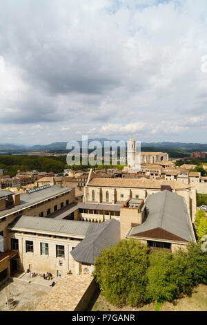 Gérone, Catalogne, région du nord de l'Espagne - Universitat de Girona, Barri Vell campus area dans la vieille ville près des remparts et de la cathédrale. Banque D'Images