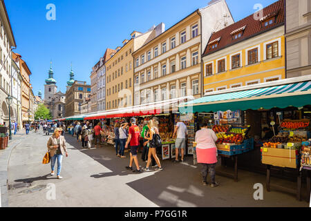 Prague, République tchèque - Le 7 mai 2018 : marché Havelska Prague city, en République tchèque. Banque D'Images