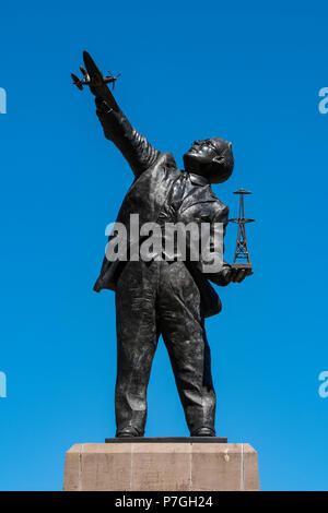 Statue de Sir Robert Alexander Watson-Watt pionnier de radar, Brechin, Angus, Scotland. Banque D'Images