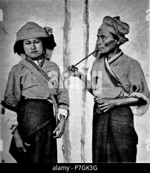 Anglais : photographie de John Thomson. Voir détail sur le lien ci-dessous. avant 1898 Pepohoan 349 fumeurs Banque D'Images