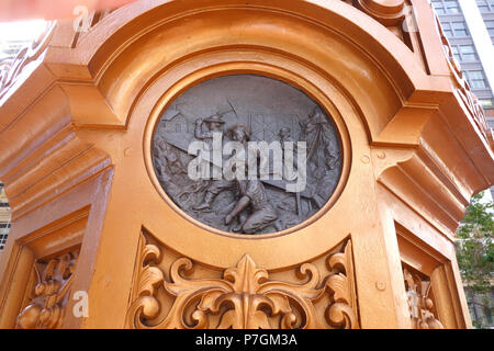Anglais : Lotta's Fountain - San Francisco, Californie, USA. Ce travail a été consacrée le 9 septembre 1875. Il est maintenant dans le parce que l'artiste est mort il y a plus de 70 ans. 28 juin 2014, 12:55:04 249 Fontaine d'Lotta détail - San Francisco, CA - DSC03508 Banque D'Images