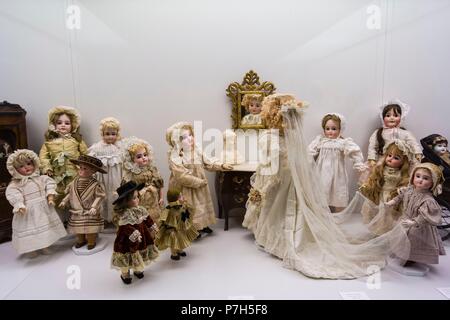 Sala de muñecas antiguas, coleccion León López, Edificio de estilo modernista de Can Prunera, siglo XX, Soller, Sierra de Tramuntana, à Majorque, îles Baléares, Espagne, Europe. Banque D'Images