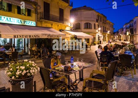 Restaurantes en la calle Bisbe, Taixequet Llucmajor, Majorque, Iles Baléares, Espagne, Europe. Banque D'Images