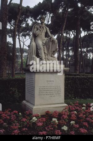 JARDINES-MONUMENTO A LORD BYRON. Lieu : VILLA BORGHESE, ROME, ITALIE. Banque D'Images