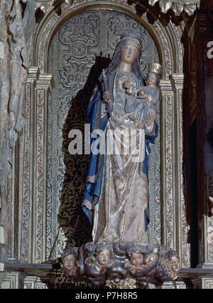 VIRGEN DE LA ANTIGUA REALIZADA EN EL Siglo XV Y EN SITURADA LA CAPILLA DE LA ANTIGUA DE LA CATEDRAL DE GRENADE. Auteur : Diego de Pesquera (xvie s.). Emplacement : CATEDRAL-MUSEO DIOCESANO, Granada, Espagne. Banque D'Images