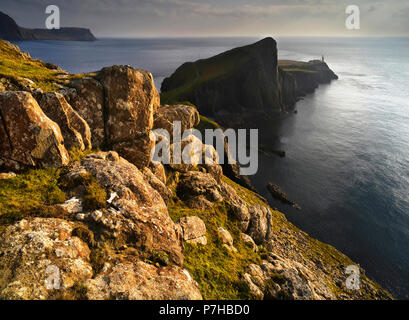 Neist Point au coucher du soleil, l'île de Skye Banque D'Images