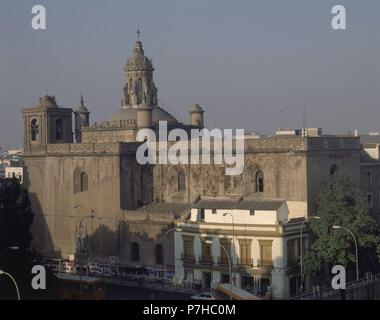 Sur l'extérieur VISTA GÉNÉRAL. Emplacement : IGLESIA DE LA ASUNCION, Sevilla, Séville, ESPAGNE. Banque D'Images