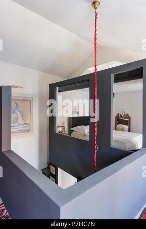 Encadré en Chambre dans appartement moderne de type loft Banque D'Images