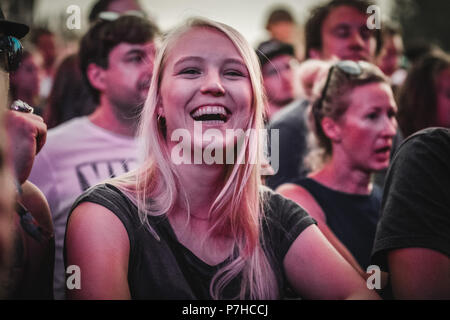 Hradec Kralove, République tchèque. 05 juillet, 2018. Ont assisté à l'audience pour les personnes Rock Festival. Credit : Krzysztof Zatycki/Pacific Press/Alamy Live News Banque D'Images