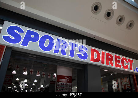 Signe pour la marque de vêtements sports Direct à Birmingham, Royaume-Uni. Banque D'Images