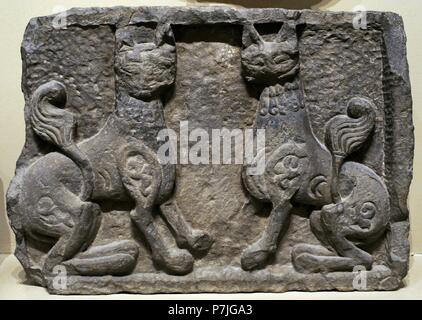 L'Art médiéval au Daghestan. Fragment de décoration architecturale des bâtiments. Cavaliers des combats. Schiste, la sculpture. Kubachi village, le Daghestan, la Russie. 14ème-début du 15ème siècle. Le Musée de l'Ermitage. Saint Petersburg. La Russie. Banque D'Images