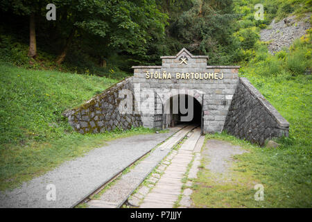 Entrée dans la vieille mine Banque D'Images