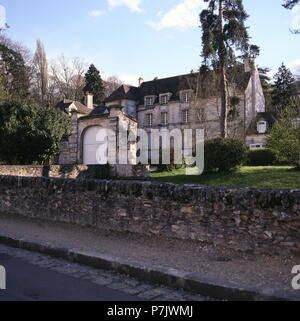 AJAXNETPHOTO. LOUVECIENNES, FRANCE. - Sous réserve d'un avis de la scène peinte par JEANNE BAUDOT 1877 - 1957 - 'LE CHATEAU DU PONT EN HIVER, EFFET DE NEIGE. 1948.' LE BRIDGE HOUSE EN HIVER, Effet de neige ; ON VOIT ICI À l'automne. PHOTO:JONATHAN EASTLAND/AJAX REF:26 Banque D'Images