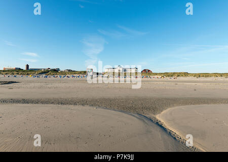 Allemagne, Basse-Saxe, Frise Orientale, Juist, le Kurhaus construit en 1898 sur les dunes de la mer du Nord de l'île de Juist. Banque D'Images