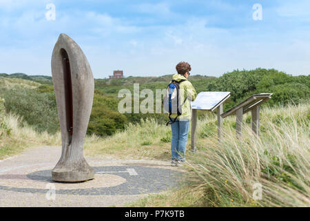 Allemagne, Basse-Saxe, Frise Orientale, Juist, l'Otto Leege Trail est un sentier de nature artistique / écologique sur l'île de Juist est de la Frise. Harpe éolienne. Banque D'Images