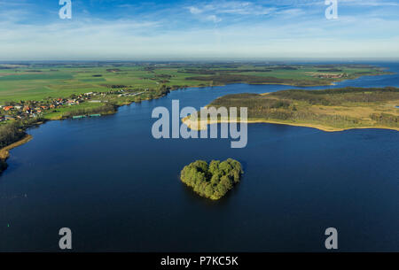 Kleine Lac Müritz avec heart-shaped Baumwall Island, Sneek, Plateau des lacs Mecklembourgeois, Mecklembourg-Poméranie-Occidentale, Allemagne Banque D'Images