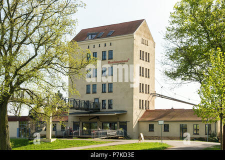 Le Brandebourg, de l'Oder, Groß Neuendorf, tour de chargement Banque D'Images