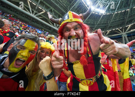 Kazan, Russie. 6e juillet 2018. Belgique fans célébrer la victoire, fans, supporters, spectateurs, club drapeaux, célébration. Belgique - BRÉSIL Coupe du Monde FIFA 2018 2-1 RUSSIE, Meilleur de la saison 2018/2019, 8, 06 juillet 2018, Stade de Kazan, en Russie. © Peter Schatz / Alamy Live News Banque D'Images